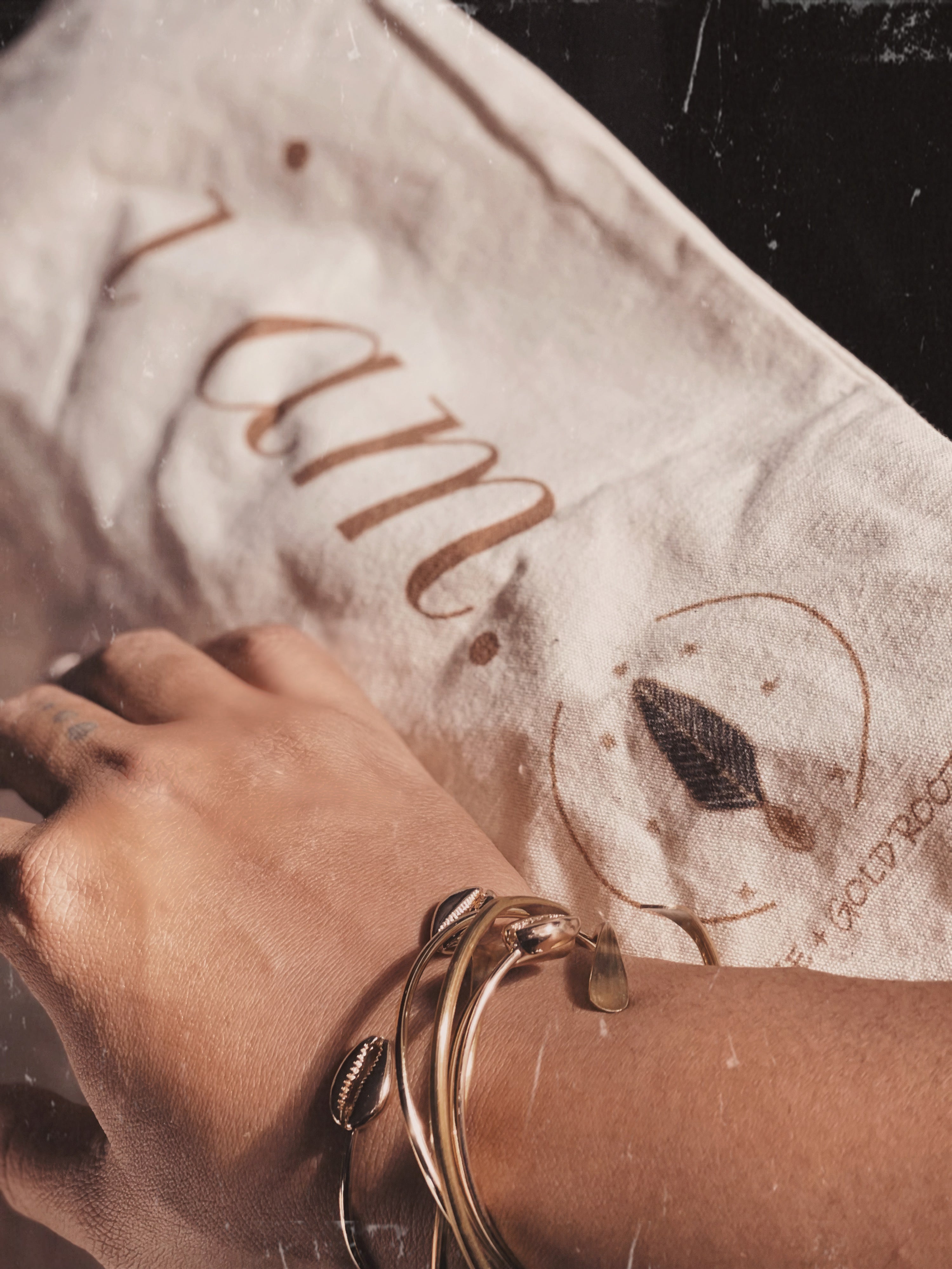 i am | Tote Bag  Sage + Gold Roots