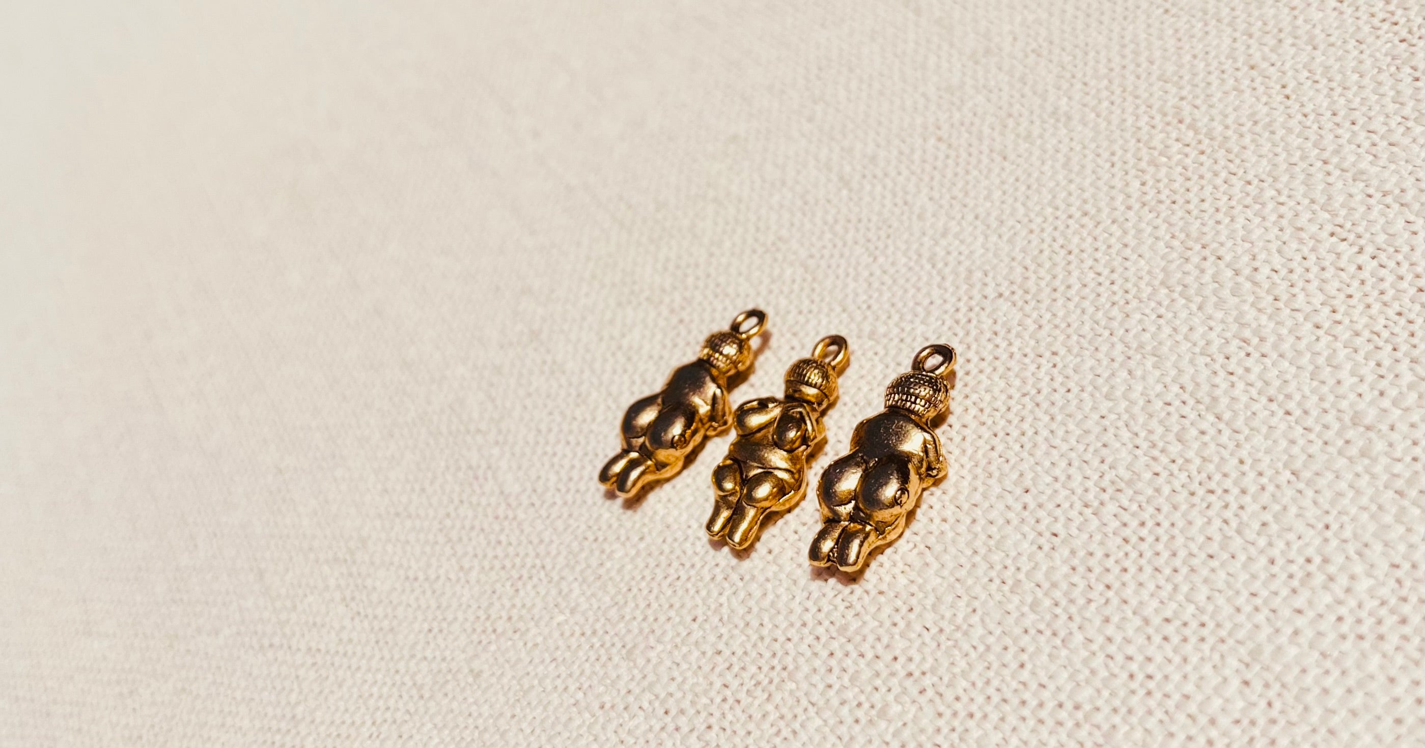 Venus de Willendorf | Gold Charm  Sage + Gold Roots