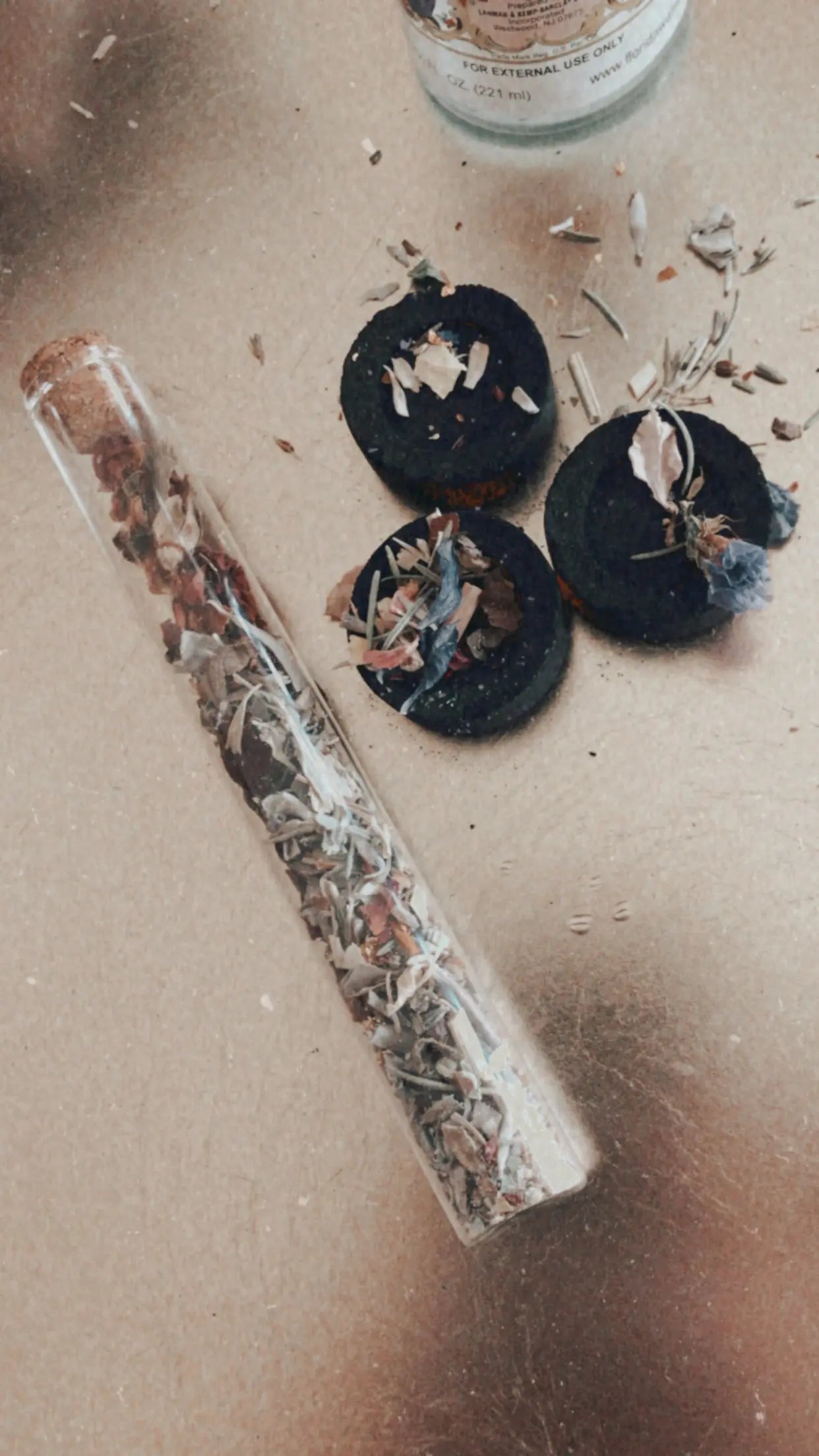 Sacred Ritual Incense | Loose Resin Blend Sage + Gold Roots